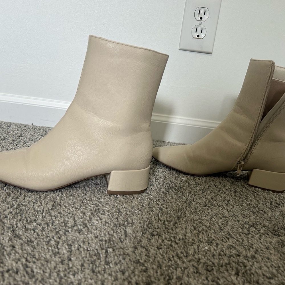 Anne Taylor cream colored booties